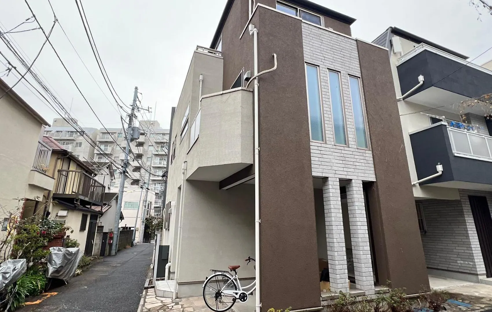 Shinjuku House